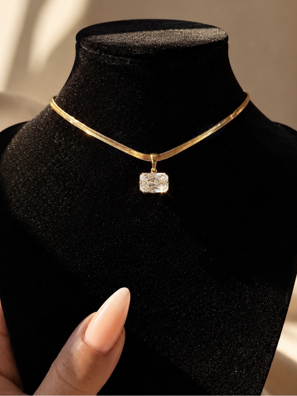 Gold Pendant Necklace